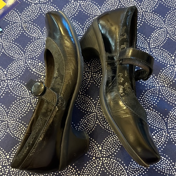 Naot Mary Janes -Size 39 - Picture 4 of 4